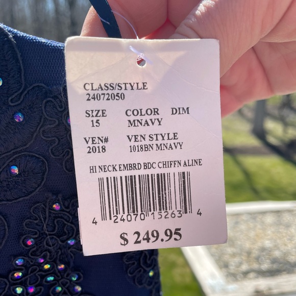 Navy blue halter prom dress. - Picture 8 of 9